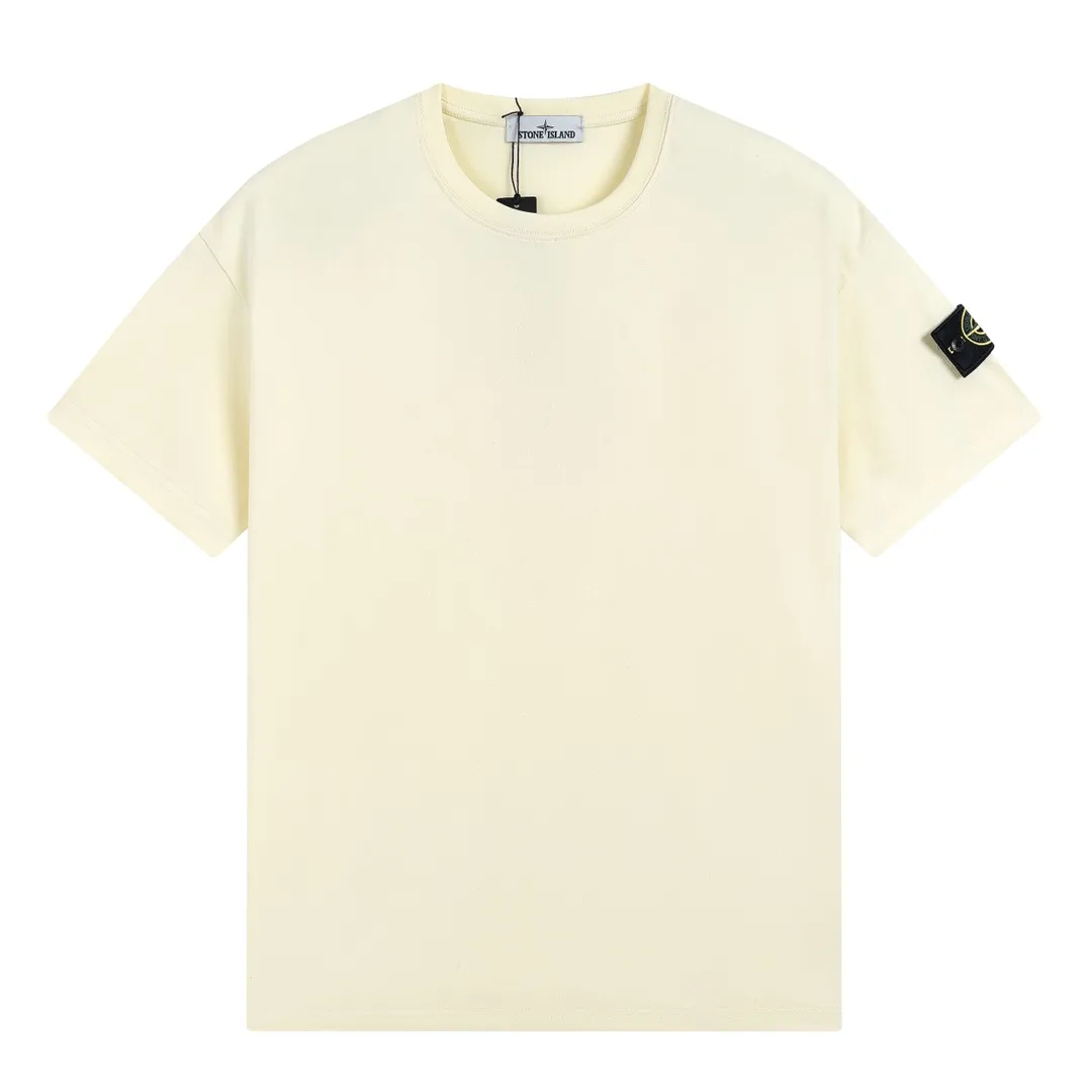 W623#P106💰 [Stone Island’s popular cuffed branded round neck off-shoulder short-sleeved T-shirt] Super versatile! A short-sleeved upper body for major celebrity internet celebrities, made of 260g combed cotton 32-count double yarn. Comfortable and breathable, customized accessories, oversize version. Dropped shoulder sleeves, very loose, same style for men and women, suitable for couples💑 Match as you like. The upper body is super beautiful. Color: Black White Apricot Gray Navy Size: M L XL XXL Ｍ Shoulder Width 47 Bust 52 Length 70 L Shoulder Width 48 Bust 54 Length 72 XL Shoulder width 59 Bust 56 Length 74 XXL Shoulder width 50 Bust 58 Length 76